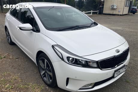 White 2017 Kia Cerato Sedan Sport