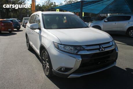 White 2017 Mitsubishi Outlander Wagon Ls (4X4)