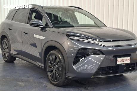 Grey 2026 BYD Sealion 8 Wagon Dynamic Fwd