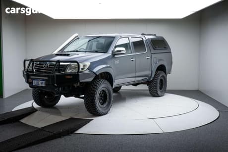 Grey 2014 Toyota Hilux Dual Cab Pick-up Sr5 (4X4)