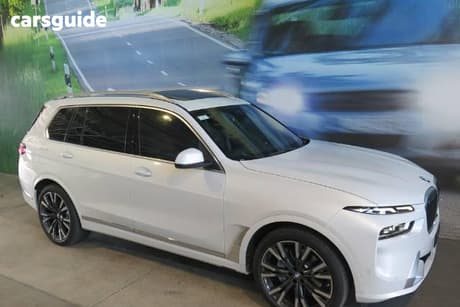 White 2023 BMW X7 SUV M SPORT