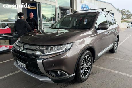 Bronze 2016 Mitsubishi Outlander Wagon Xls (4X4)
