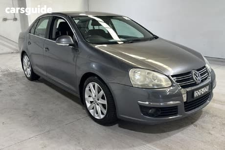 Silver 2009 Volkswagen Jetta Sedan 147 Tsi