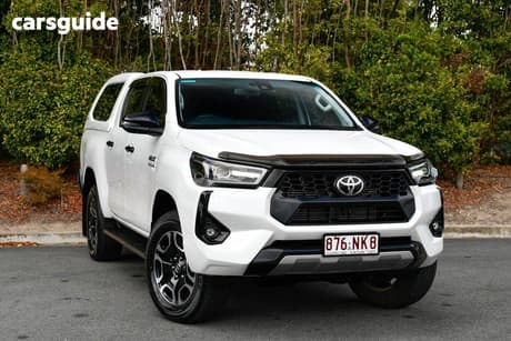 White 2025 Toyota Hilux Double Cab Pick Up Sr5 48V (4X4)