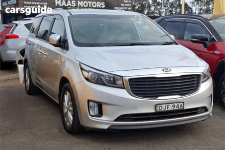 Silver 2016 Kia Carnival Wagon Si