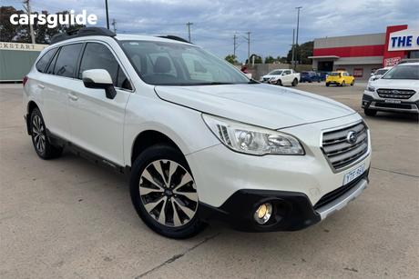 White 2017 Subaru Outback Wagon 2.5I