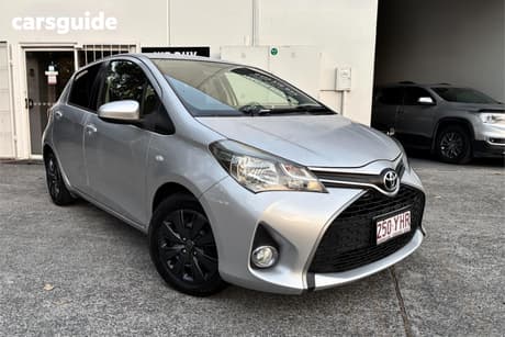 Silver 2016 Toyota Yaris Hatchback Sx