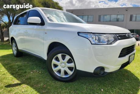 White 2013 Mitsubishi Outlander Wagon Es (4X2)