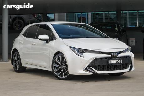 White 2019 Toyota Corolla Hatchback Zr
