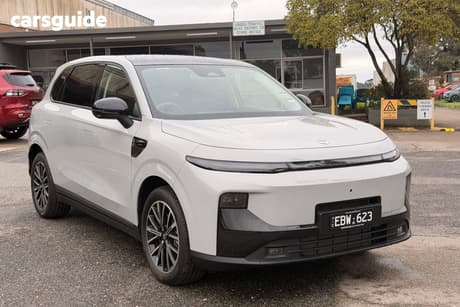 Grey 2026 Leapmotor B10 SUV DESIGN HYBRID EV R