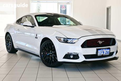 White 2017 Ford Mustang Coupe Fastback Gt 5.0 V8