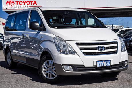 White 2016 Hyundai Imax Wagon