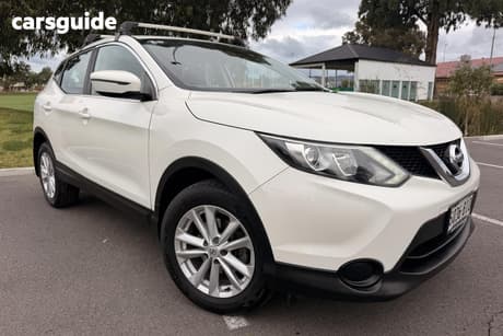 White 2015 Nissan Qashqai Wagon St (4X2)