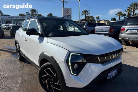 Black 2025 Mahindra Xuv 3Xo Wagon Ax7L