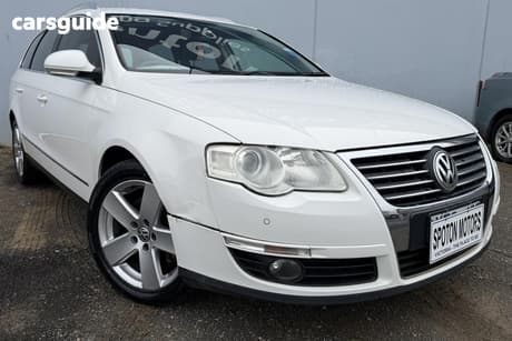 White 2010 Volkswagen Passat SUV 125 TDI