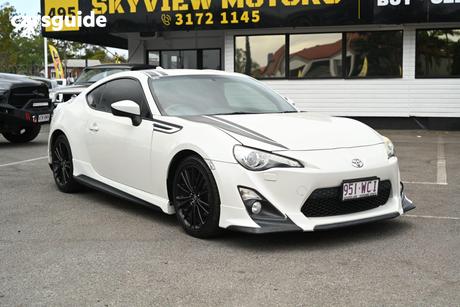 White 2017 Toyota 86 Coupe Limited Edition (Solar Orange)