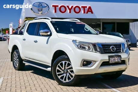 White 2019 Nissan Navara Dual Cab Pick-up St-X (4X2)