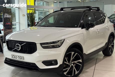White 2018 Volvo XC40 Wagon T5 R-Design (Awd)