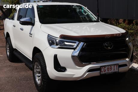 White 2023 Toyota Hilux Double Cab Pick Up Sr5 + Premium Interior (4X4)