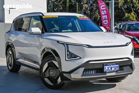 White 2024 Kia EV5 Wagon Earth Awd Lr Black