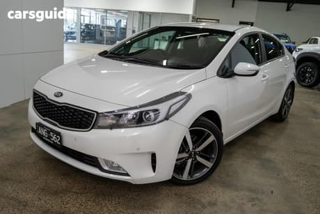White 2017 Kia Cerato Sedan Sport