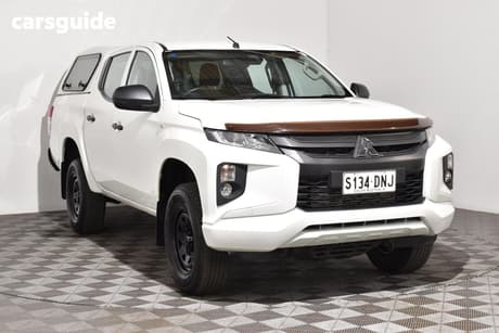 White 2022 Mitsubishi Triton Double Cab Pick Up Glx (4X2)