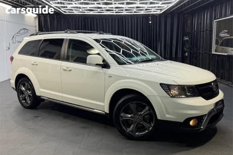 White 2016 Fiat Freemont Wagon Crossroad