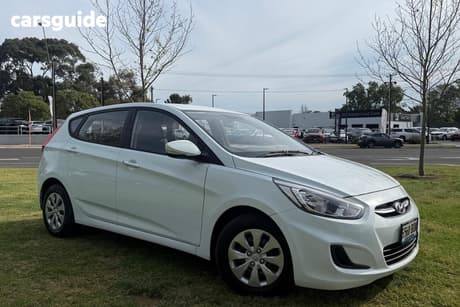 White 2016 Hyundai Accent Hatchback Active