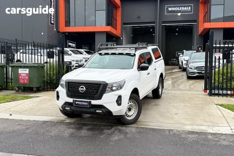 White 2021 Nissan Navara Dual Cab Pick-up Sl (4X2)
