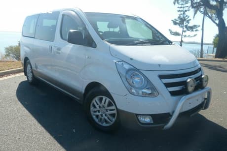White 2015 Hyundai Imax Wagon