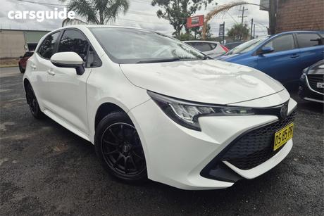 White 2019 Toyota Corolla Hatchback Ascent Sport