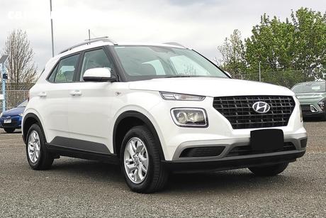 White 2024 Hyundai Venue Wagon