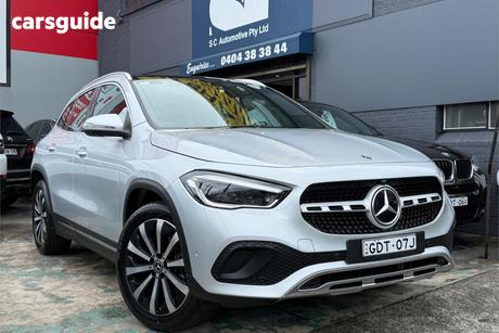 Silver 2020 Mercedes-Benz GLA200 Wagon 200