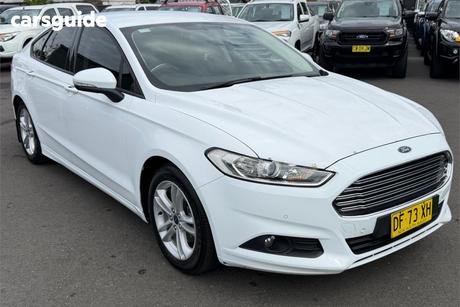 White 2018 Ford Mondeo Hatchback Ambiente