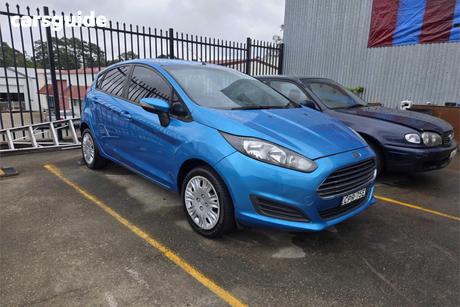 Blue 2013 Ford Fiesta Hatchback Cl