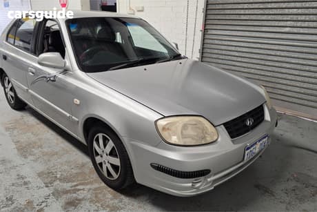 Silver 2004 Hyundai Accent Hatchback 1.6