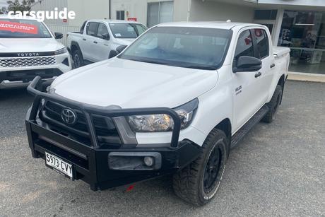 White 2021 Toyota Hilux Double Cab Pick Up Sr (4X4)
