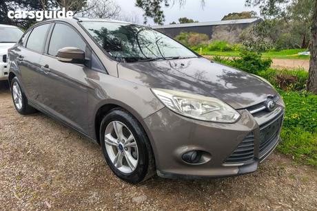 Brown 2013 Ford Focus Sedan Ambiente