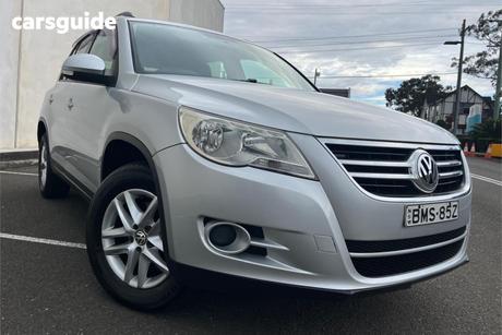 Silver 2010 Volkswagen Tiguan Wagon 125 Tsi
