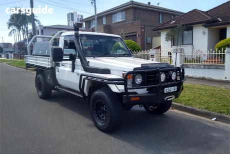 White 2006 Toyota Landcruiser Cab Chassis (4X4)
