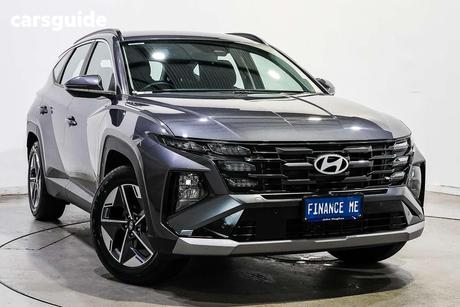 White 2025 Hyundai Tucson Wagon Hybrid (Fwd)