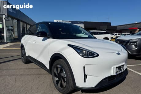 White 2026 Geely Ex2 Hatchback Inspire