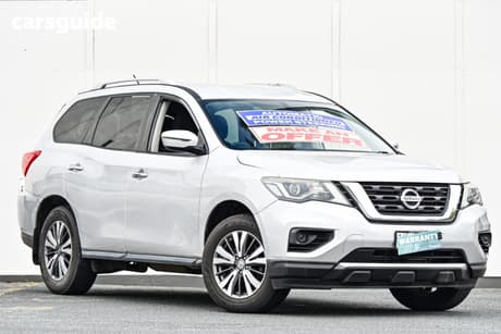 Silver 2017 Nissan Pathfinder Wagon St (4X2)