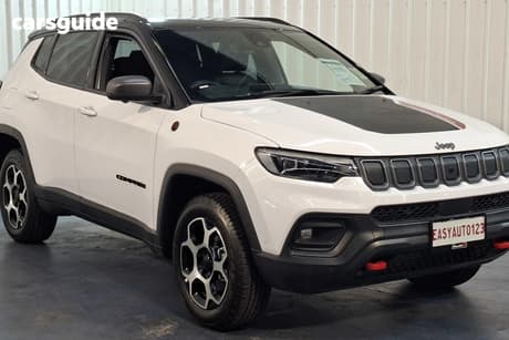 White 2023 Jeep Compass Wagon Trailhawk
