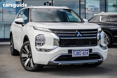 White 2025 Mitsubishi Outlander Wagon Exceed 5 Seat (Awd)