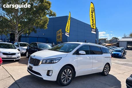 White 2017 Kia Carnival Wagon Sli