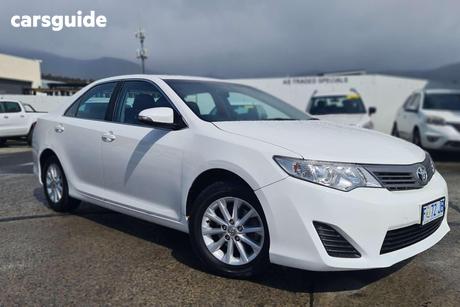 White 2014 Toyota Camry Sedan Altise