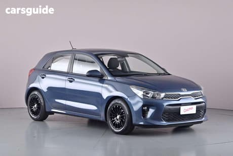 Blue 2018 Kia RIO Hatchback S
