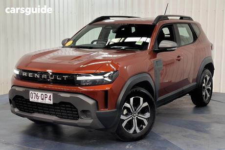 Orange 2025 Renault Duster Wagon Evolution (4X2)
