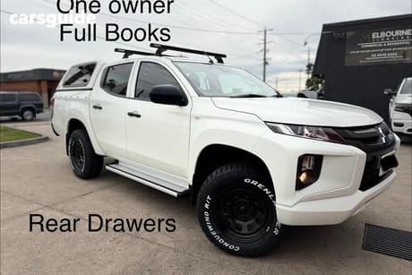White 2022 Mitsubishi Triton Double Cab Pick Up Glx (4X2)